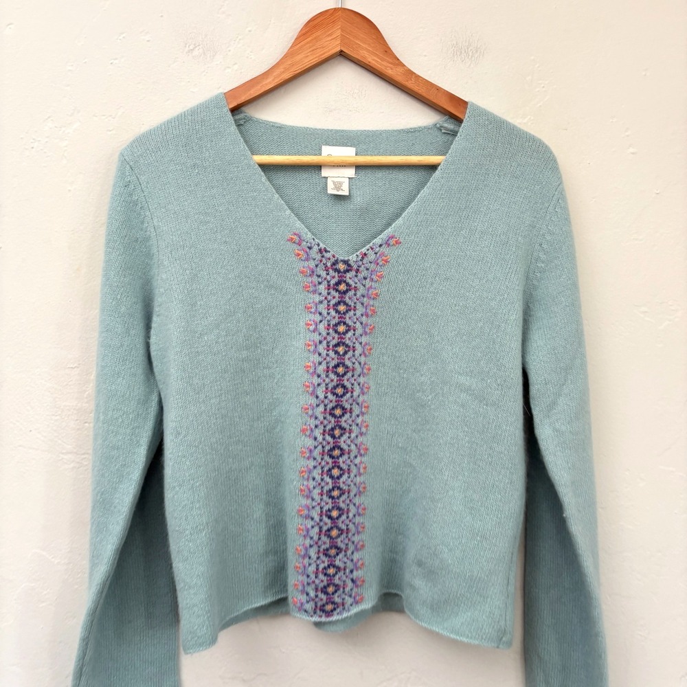 Garnet Hill Embroidered Sweater Women Medium Light Blue Lambswool Angora FLAW - Picture 2 of 16